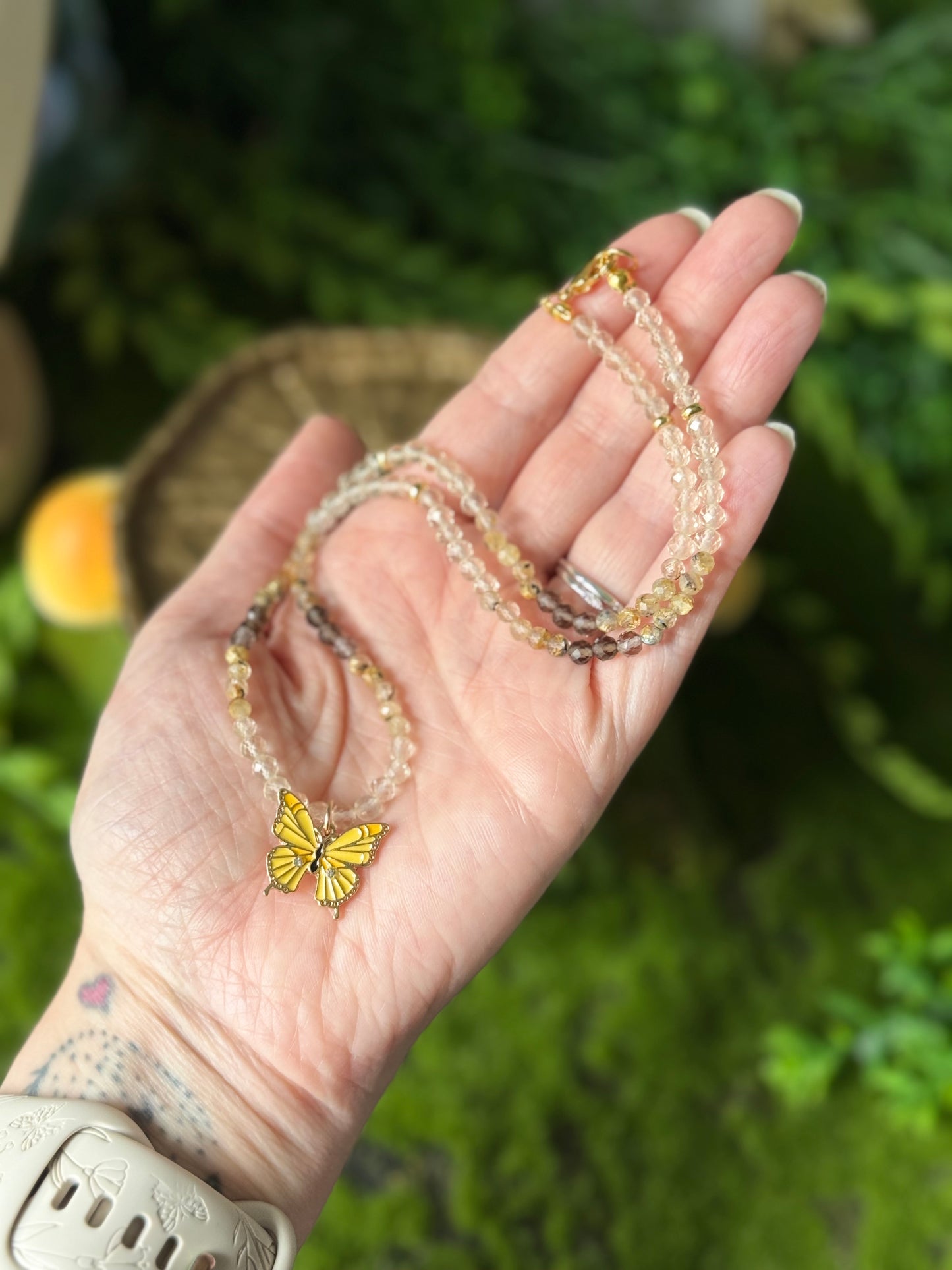 Buttercup 🦋 17.15in Choker Necklace