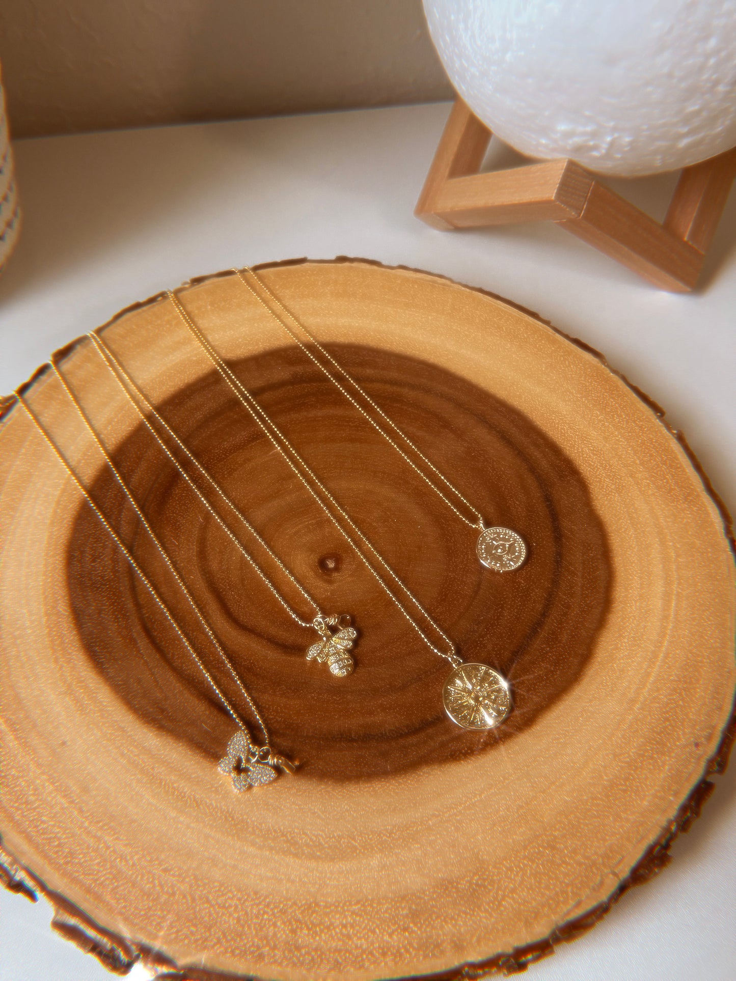 Flutterby 16in Dainty chain
