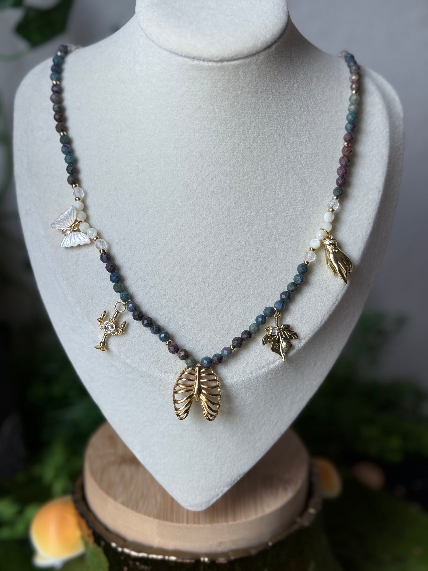 The Creature’s Reliquary 🕯️🍁 👉🏼👈🏼🦋 19.75 Choker Necklace